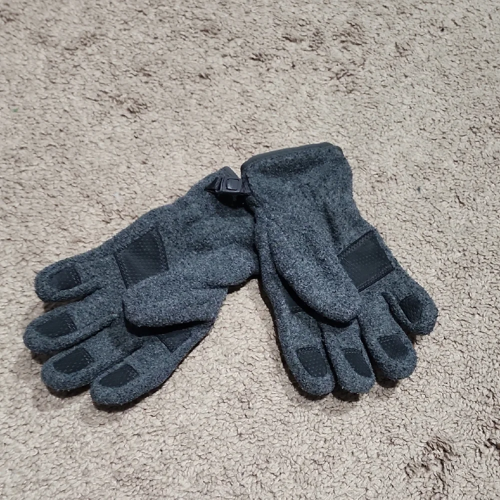 The North Face Boys Gray Gloves